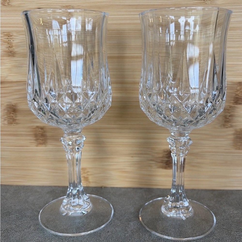 Crystal-Patterned Clear Wine Glasses - Set of 2